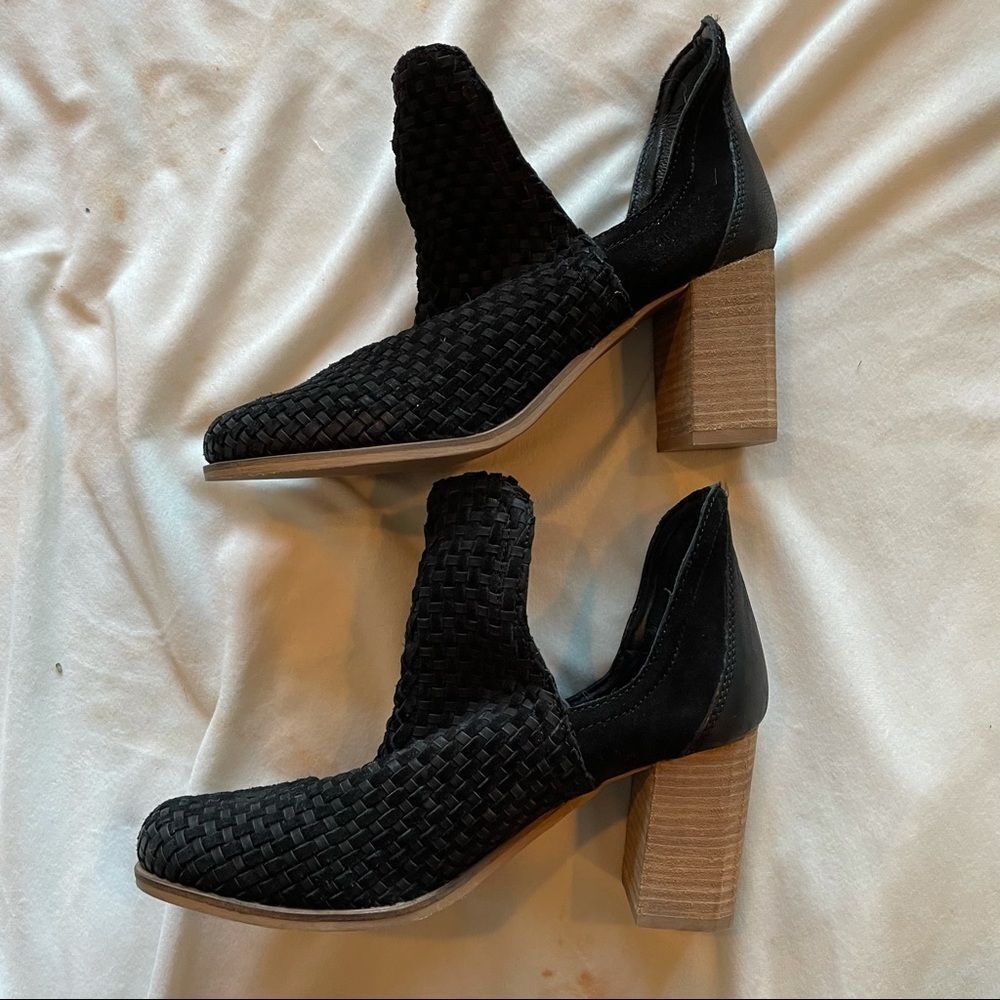 Journee Signature Womens Kevona Genuine‎ Leather Bootie nwt 9 - Picture 5 of 8